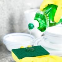 Công dụng bất ngờ của nước rửa bát