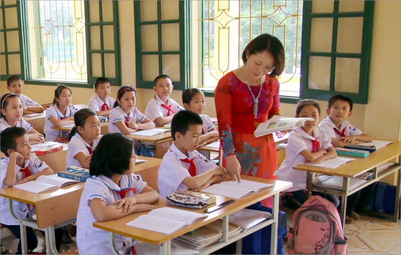 Bài văn viết về kỉ niệm thầy cô và mái trường số 10
