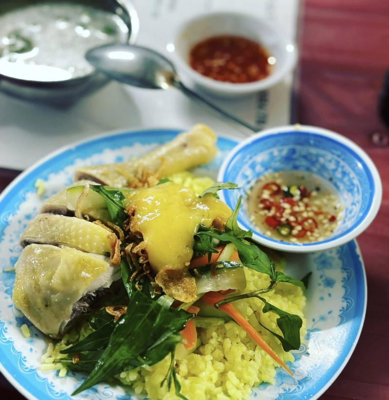 Cơm Gà Tám