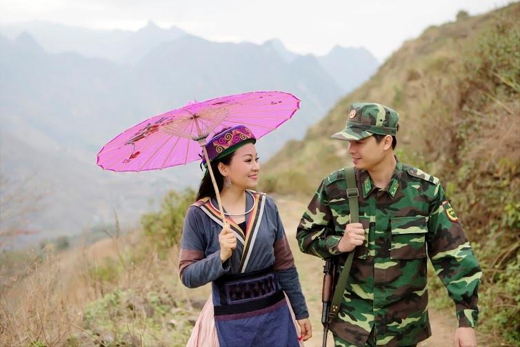 Người đẹp và lính biên phòng