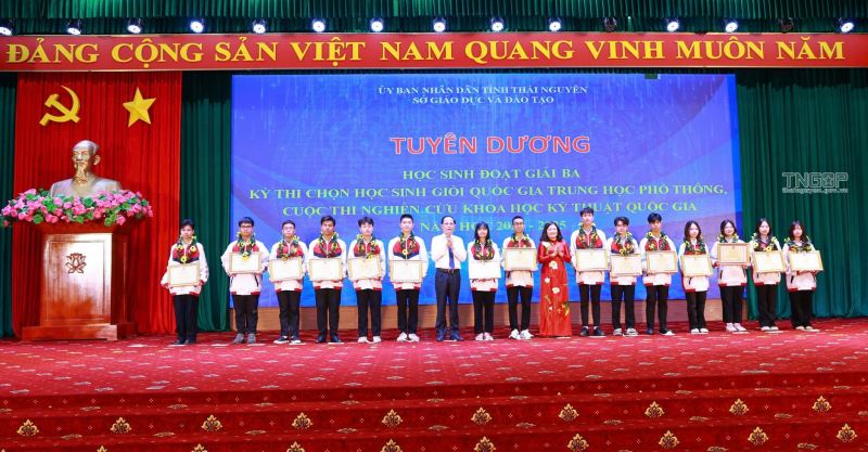Thái Nguyên: 90 học sinh đoạt giải (năm học 2024 - 2025)