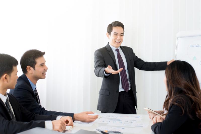 Tham khảo lời khuyên của sếp