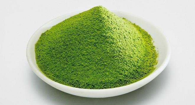 Trị mụn bằng lá chè xanh